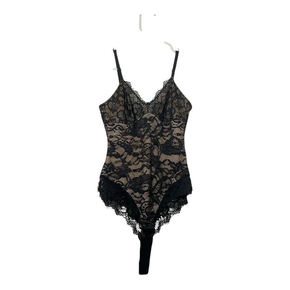 Women’s NWOT Pinsy Shapewear Shaping Lace Bodysuit, size medium